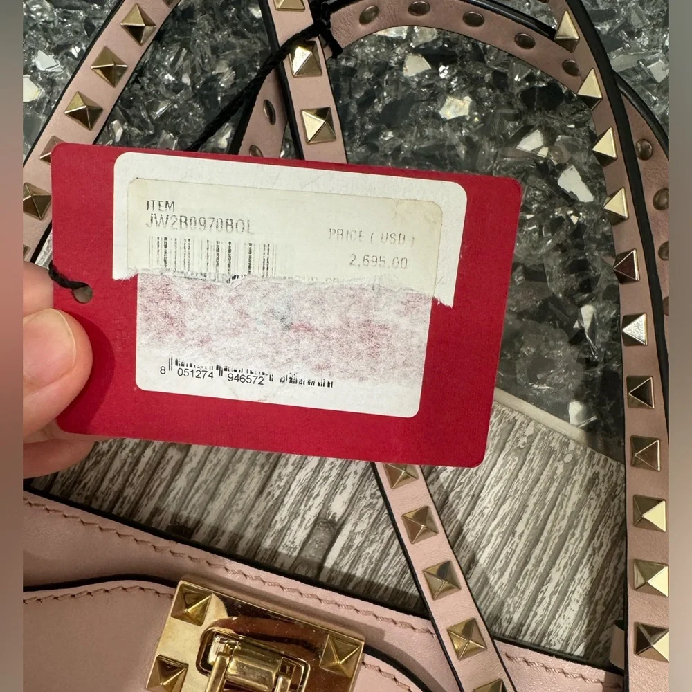 Valentino Garavani Pink Rockstud Leather Shoulder Bag - Picture 2 of 4